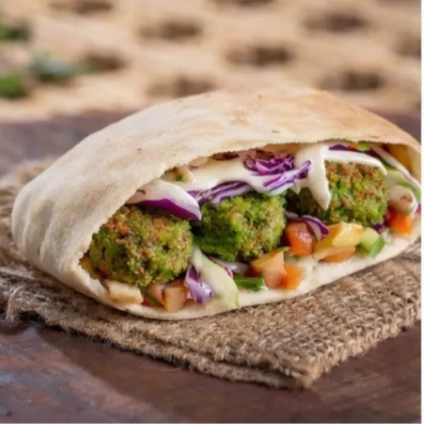 ساندويتش طعمية الشبراوي